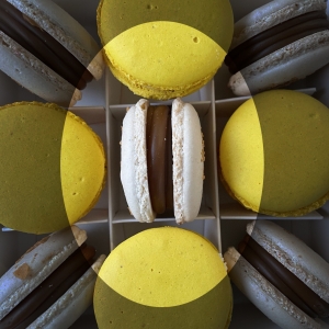 MACARON Солона карамель